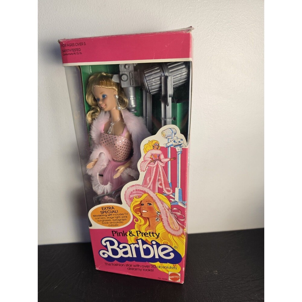 #10793 NRFB Vintage Mattel Pink & Pretty Barbie Department Store Special